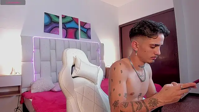 nextboywell1 Webcam Show