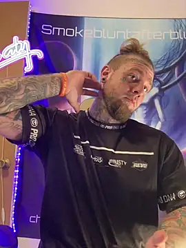 Smokebluntafterblunt webkamerás műsora