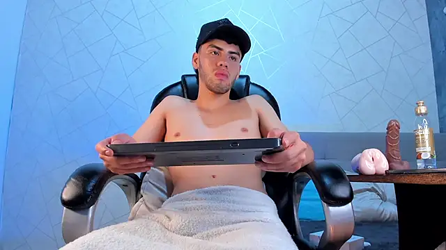 Milo_Thompsonのウェブカメラショー