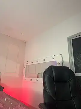 Mia_Becket_ Chat XXX in diretta