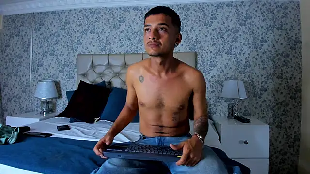 TurnerStar Webcam Show