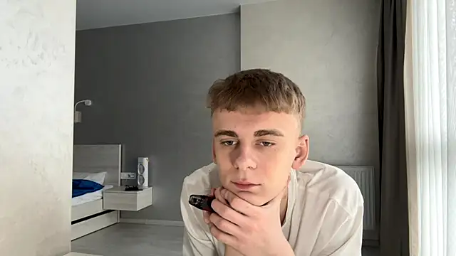 SoloFuryn Live XXX chat