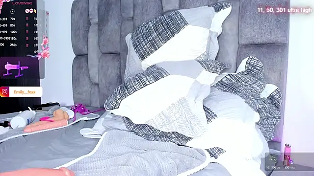 emily_fox1's Live XXX Chat