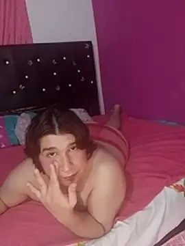 Kaissydoll: διαδικτυακό σόου στην κάμερα