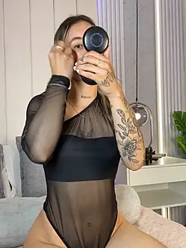 دردشة JuliaColemann الجنسية المباشرة