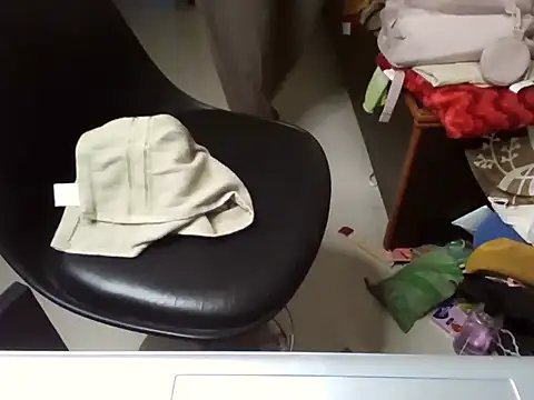 MakeMeCumAhh: απευθείας συνομιλία ΧΧΧ