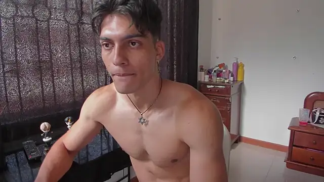 Chat +18 de AlessioVitale ao vivo