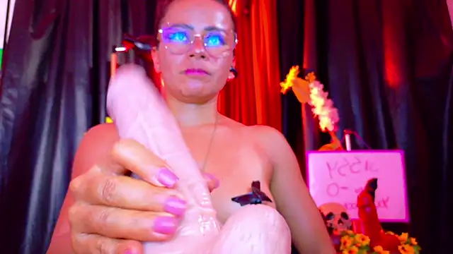 MistressSlut1 Adlı Modelin Canlı XXX Sohbeti