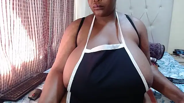 CHOCOLATEDARKBUSTYXn Webbikameraesitys