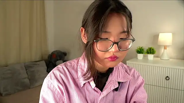 NelleMihalko Adlı Modelin Canlı XXX Sohbeti