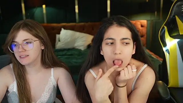 Anetta_kiss' Webcam Show