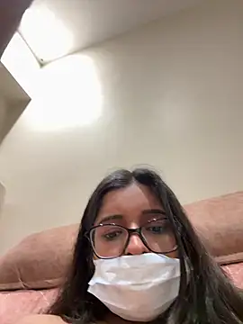 UnsoiledSmeltery élő XXX-chatje