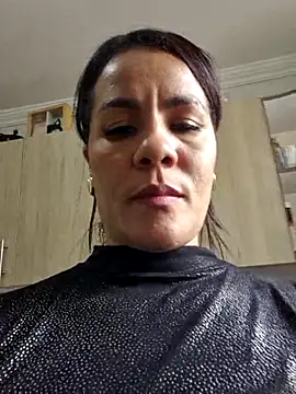 karla-bruni élő XXX-chatje