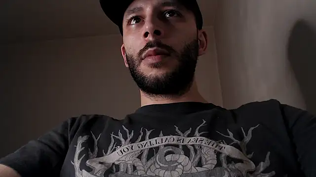 XXX chat uživo modela henryaxe