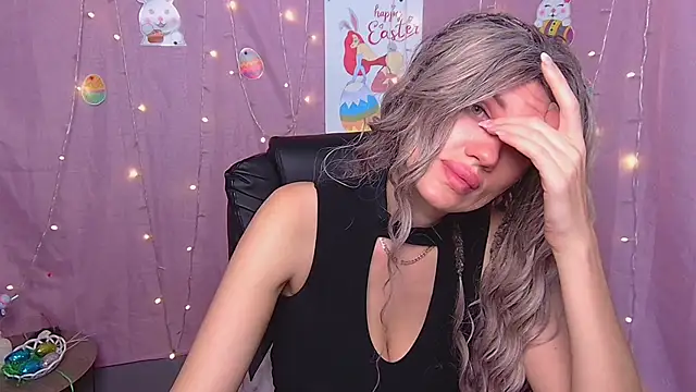 MilaLoona live XXX chat