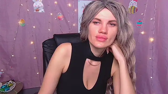 MilaLoona Chat XXX in diretta