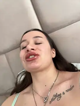 _safir_ Adlı Modelin Canlı XXX Sohbeti