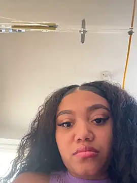 JasmineRose7 Adlı Modelin Canlı XXX Sohbeti