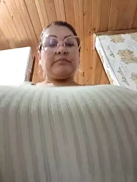 AlexxiaaMat élő XXX-chatje