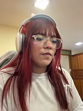 AngieRousse_ Adlı Modelin Canlı XXX Sohbeti