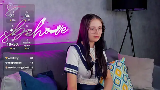 Miaa_Hill Adlı Modelin Canlı XXX Sohbeti