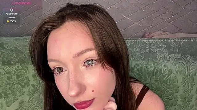 BeeutyLady53 Adlı Modelin Canlı XXX Sohbeti