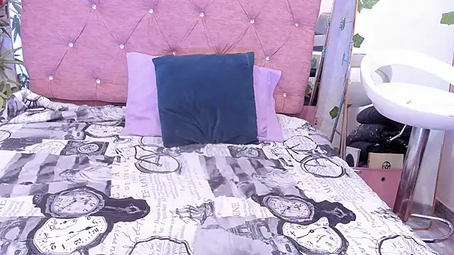 Alaia2 Adlı Modelin Canlı XXX Sohbeti