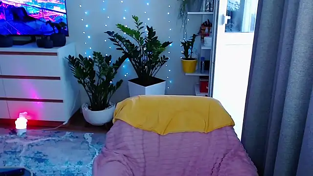 MonaLisaG's Live XXX Chat