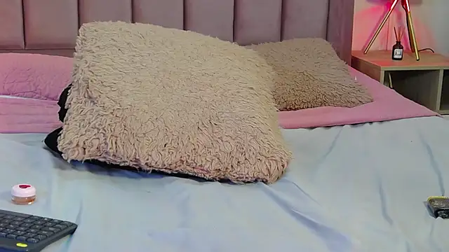 LiaTrainor Live XXX-chat