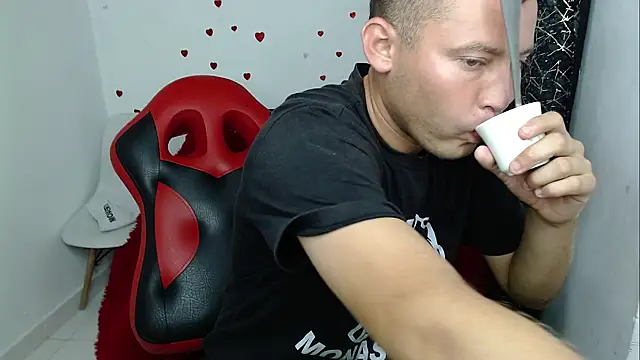 Вебкам-шоу sven_fox723