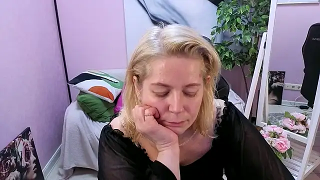 Lorabigassn Live XXX chat