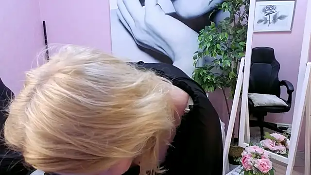 Lorabigass Live XXX-Chat