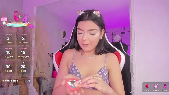 KarelyMitchel Chat XXX in diretta