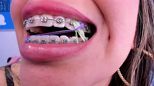 XXX chat uživo modela miss__evolet