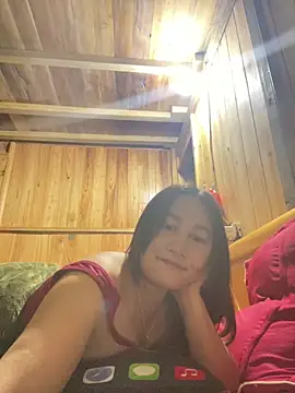 Pokazy przed kamerką – phungtiti