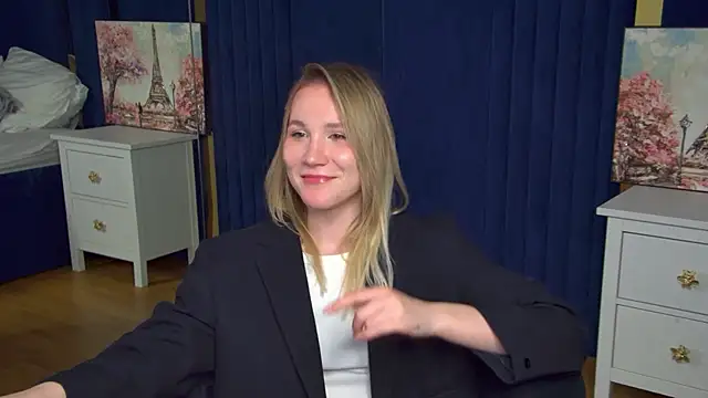 Chat +18 de ElaraVoltage ao vivo