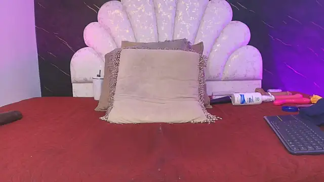 Chat +18 de _MiaBrown_ ao vivo