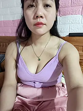 Ngocmai_lazdy Adlı Modelin Canlı XXX Sohbeti