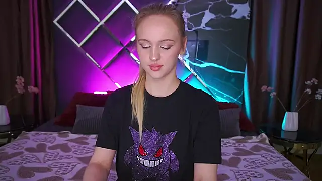 LylaYeess' Live XXX Chat