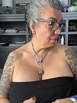 dieseldame1313 webcam show