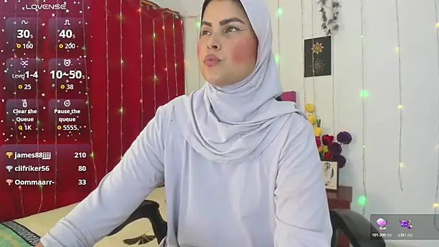 แชท XXX สดของ AishaAmin_