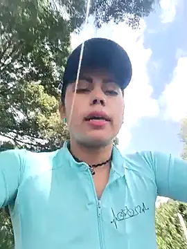 _andrea30のライブXXXチャット