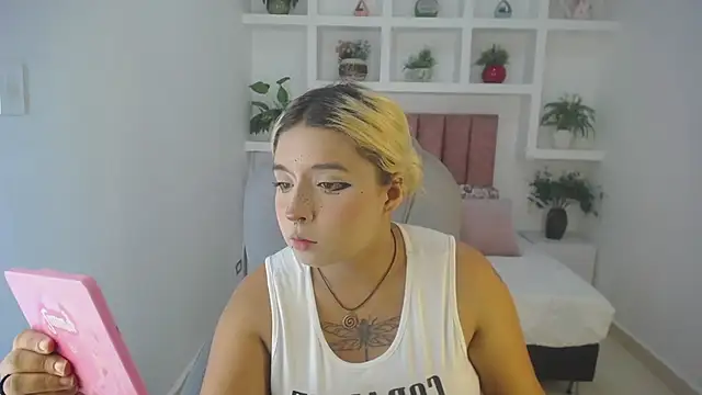 april_bunnyy: απευθείας συνομιλία ΧΧΧ