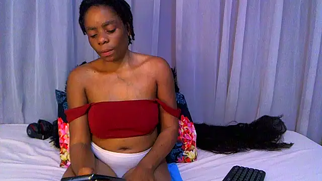 SMALLBOOBSXX 现场XXX聊天