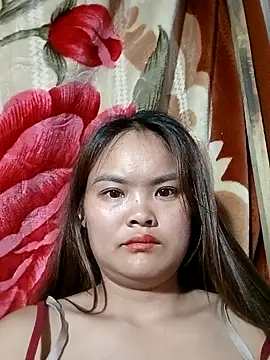 LuminanaのライブXXXチャット