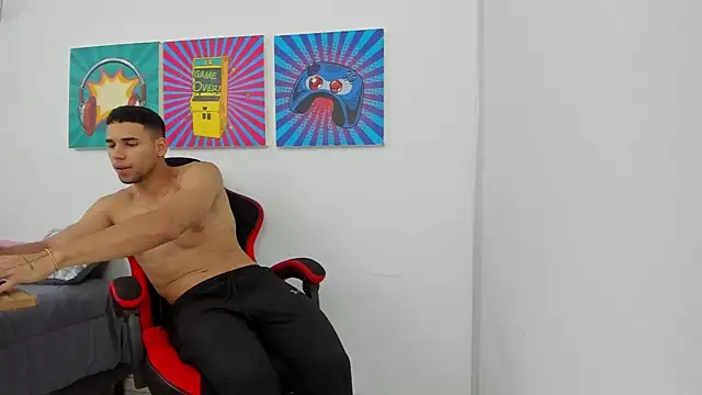 XXX chat uživo modela Santana_maximo