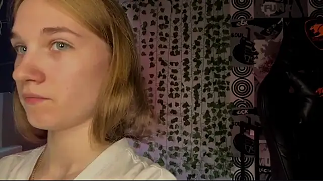 helgicuteness' Live XXX Chat