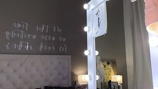 RoxalanaStarのライブXXXチャット