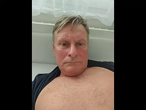 johnnym1 Chat XXX in diretta