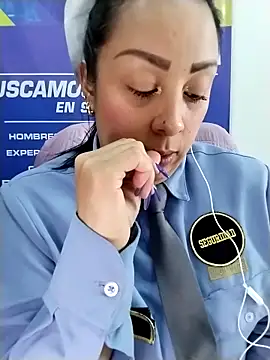 CRISTAL__11 Adlı Modelin Canlı XXX Sohbeti